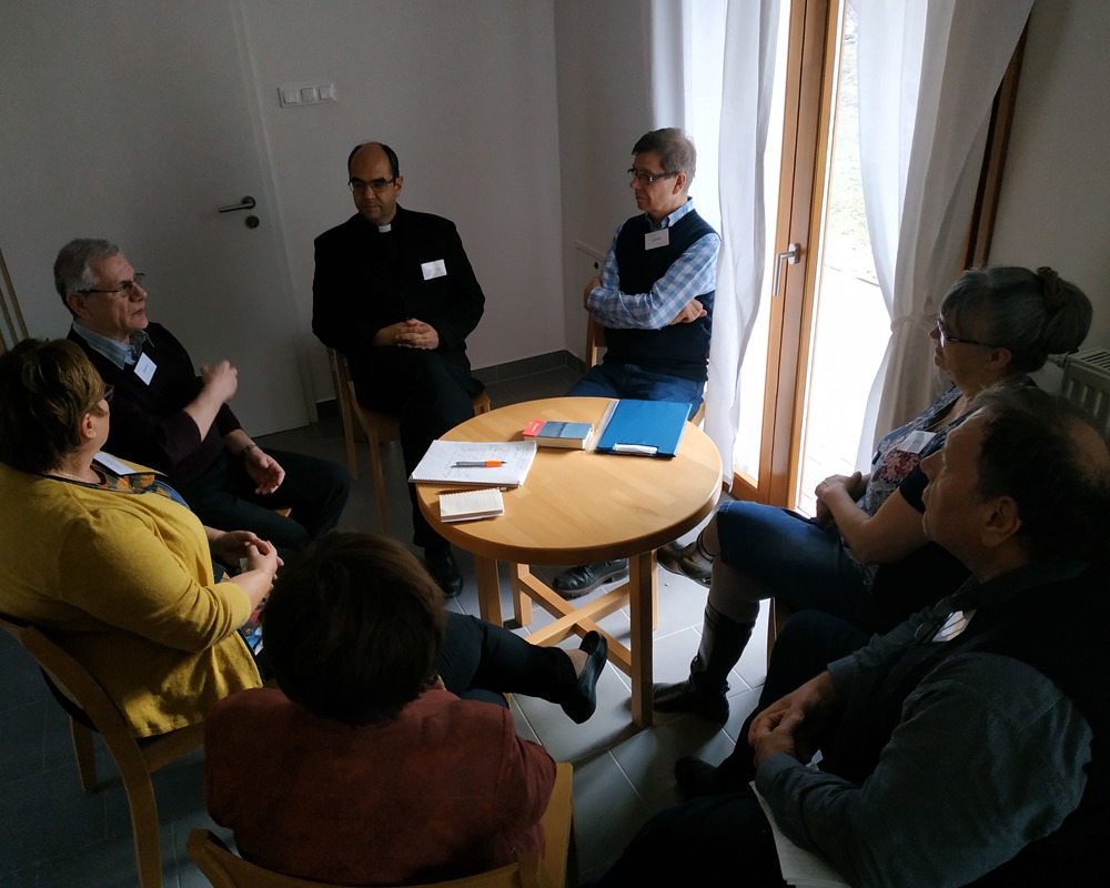 pannonhalmalelkigyakorlat A Pannonhalmán tartott lelkigyakorlat-ra 15 lelkiségi mozgalom, közösség tagjai gyűltek össze, a Hetvenkét Tanítvány Mozgalom szervezésében.