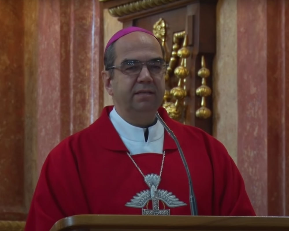 Székely János szombathelyi megyéspüspök beszédet mond 2020. Pünkösd vasárnap, a trianoni békediktátum centenáriumának hetében