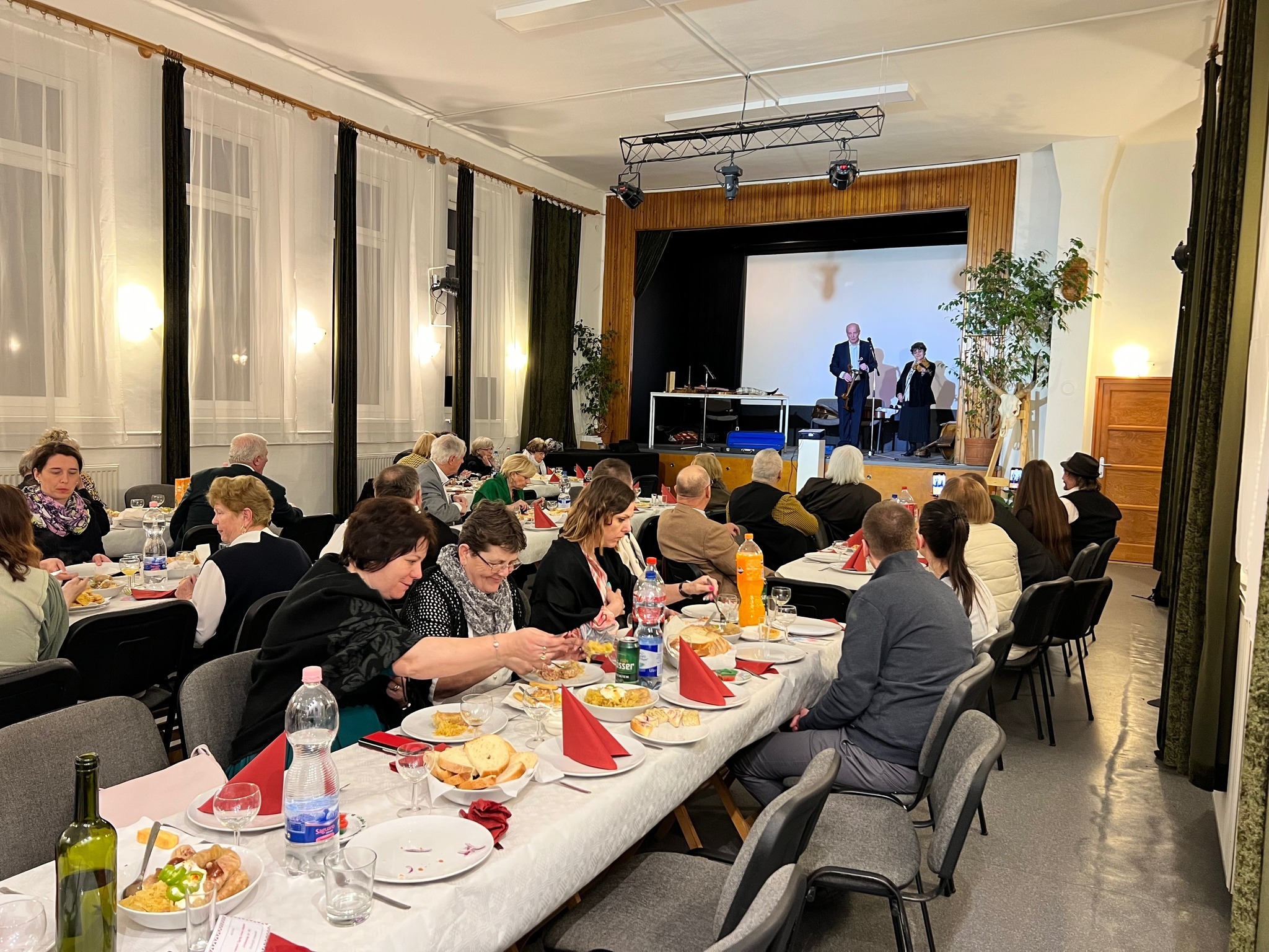 a Lukács Mózes Emlékdíj átadója jótékonysági est keretében a Lukács Mózes Emlékdíj átadója jótékonysági est keretében