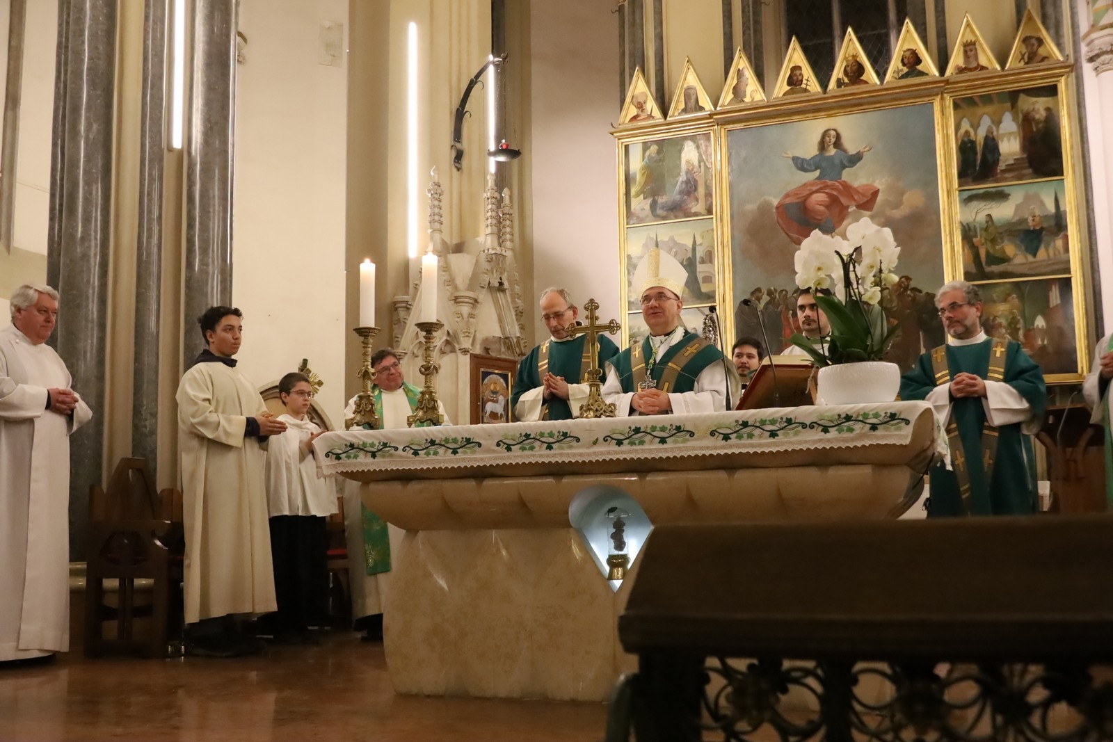 A Házas Hétvégét záró mise Február 25-én Budapesten találkoztak a Házas Hétvége lelkiségi mozgalom újonnan alakult Nemzeti Tanácsának résztvevői. A hétvége programját misével fejezték be.